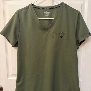 Beyond Scrubs Women's Olive Short Sleeve Top